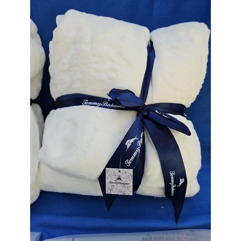 2 Tommy Bahama White Throw Blanket Flannel Plush Ultra Soft 50